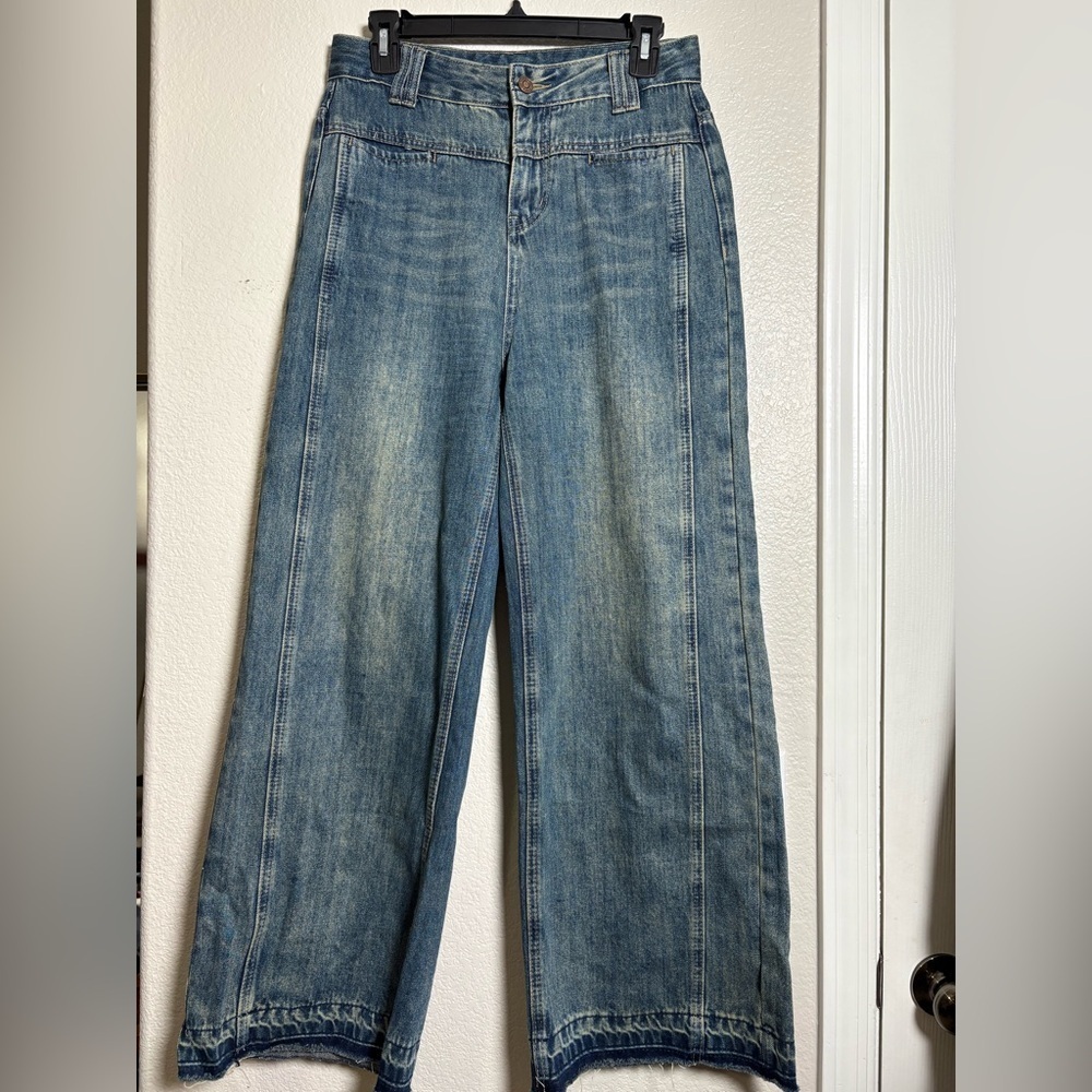 Commense Ultra High Rise, Mid‎ Blue, Wide Leg Jeans with Unfinished Hem.